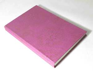 Cuaderno de papel de algodón reciclado hecho a mano, tamaño A5, color rosa, para estudiantes y como diario de papelería. - Product Image 2