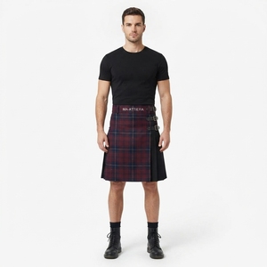 Kilt unisexe rouge et noir à carreaux écossais, style utilitaire, avec poches cargo, boucle réglable, streetwear, vêtement de travail, design moderne personnalisé - Product Image 1