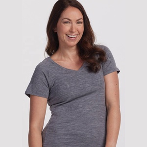 Camiseta informal de verano con cuello en V para mujer, transpirable, estampado completo, ecológico, comprimido, teñido, manga corta - Product Image 4