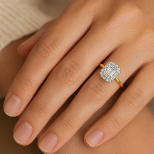 Anillo de Compromiso con Halo de Diamantes Cultivados en Laboratorio con Corte Esmeralda para Mujer en Oro Sólido de 14K, Anillo de Diamantes con Certificado IGI, Proveedor Directo al por Mayor - Product Image 4