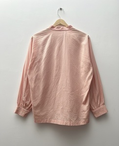 Chemise décontractée en coton rose brodée à la main, col en V, manches longues, motif floral, tissu popeline respirant pour l'été - Product Image 2