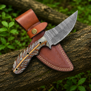 Couteau Skinner en acier Damas avec manche en résine de cône de pin et étui en cuir artisanal, couteau à lame fixe personnalisé pour le camping en plein air - Product Image 5