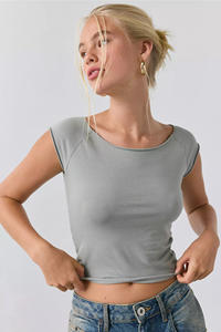 เสื้อยืดคอกลมสีชมพูสำหรับผู้หญิง ผ้าฝ้าย 100% แขนสั้นแบบครอป เสื้อแฟชั่นบูติก สั่งทำโลโก้ได้ ขายส่งเสื้อผ้าผู้หญิง - Product Image 2