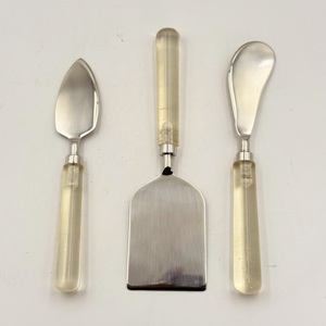 Ensemble de couteaux à gâteau au design tendance, avec manche en acier inoxydable et résine, idéal pour la décoration de la cuisine et les couverts. - Product Image 4