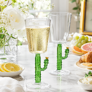 Verres à cocktail transparents en borosilicate faits à la main de 280 ml, sans plomb, coupe Martini, verres à margarita, verrerie de bar réutilisable en gros - Product Image 1