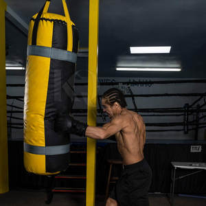 Saco de Boxeo de Cuero de Alta Calidad para Entrenamiento de Boxeo y MMA en Casa, con Costuras Resistentes y Rendimiento Duradero - Product Image 3