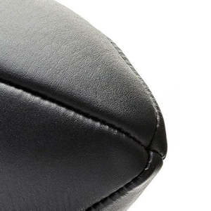 Ballon de rugby TORO SKINS - Matériel durable, toucher doux, couleurs et logos personnalisés pour l'entraînement professionnel et les jeux en intérieur/extérieur - Product Image 4