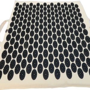 Set de Esterilla de Acupresión para Gimnasio en Casa con Diseño Plegable para Masaje Corporal Completo, Alivio del Dolor y Liberación del Estrés por Yoga - Product Image 3