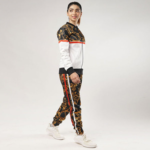 Conjunto de Sudadera y Pantalones de Terciopelo Personalizados al por Mayor para Mujer, Sudadera con Capucha y Cremallera, Chándal de Terciopelo para Mujer - Product Image 3