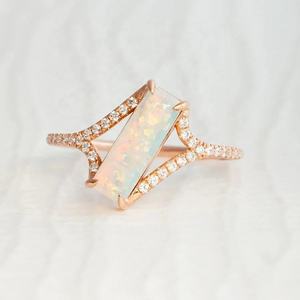 Bague de fiançailles et de mariage luxueuse pour femme, trois pierres en moissanite émeraude, plaquée or argent 18 carats, sertie à griffes, certifiée IGI - Product Image 1