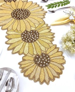 Chemin de table brodé motif tournesol, style rustique, en polyester, pour la décoration intérieure - Product Image 1
