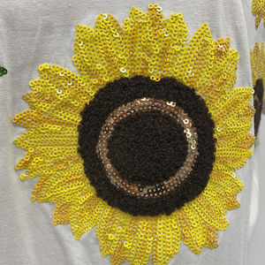 T-shirt femme à manches courtes en chenille et sequins motif tournesol, en coton doux, broderie personnalisée, t-shirts femme en chenille et sequins - Product Image 4