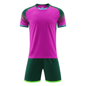 Ensemble maillot et short de football personnalisés de haute qualité, imprimés, 100 % polyester, séchage rapide, respirant, service OEM, prix de gros - Product Image 3