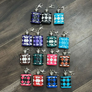 Mini Tooled Checkered Leather Wine Holder Hip Flasks Luxury Customized Promotional Gift Keychain 1oz Flask for Office Party - Product Image 6