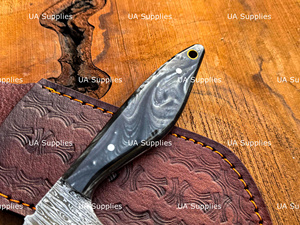 Cuchillo de Caza de Acero de Damasco de Alta Calidad con Hoja Fija de Punta Caída y Borde Afilado, Funda de Cuero, Mango de Resina Personalizable OEM ODM - Product Image 3