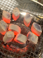 Briquettes de charbon de coco pour chicha, fabriquées à la machine, à faible teneur en soufre (0,06%), longue durée, 6,95 calories, fabriquées au Vietnam, neuves