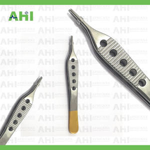 Pinzas Quirúrgicas Adson de Primera Calidad 1X2 TC con Hoja Serrada, Certificación CE, Uso en UCI, Clase I, Hechas en Pakistán - Product Image 6