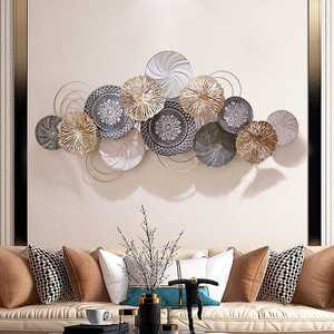 Décoration murale moderne en cercles métalliques dorés, art mural de luxe, décoration intérieure classique. - Product Image 3