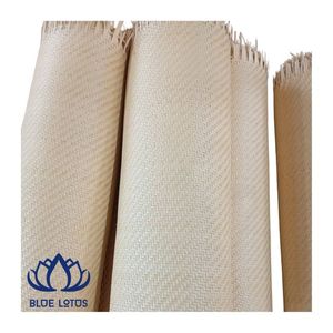 MÁS VENDIDO Blue Lotus Cyrus Le Lámina de Mimbre de Ratán Beige Natural Sostenible con Tejido Diagonal y Patrón Cuadrado, Duradera - Product Image 1
