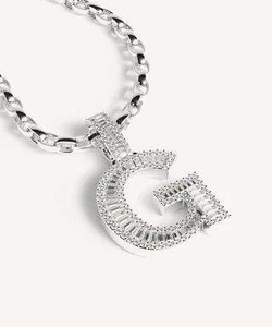 Colgante con Letra G, Chapado en Rodio, con Diamante de Corte Esmeralda y Engaste en Canal, Estilo Hiphop, Unisex, con Corte Brillante Redondo - Product Image 1