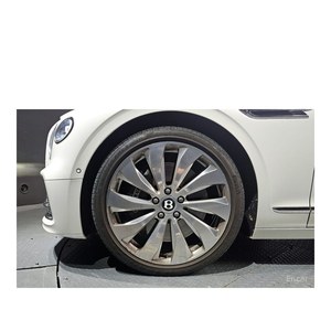 Bentley Flying Spur 4.0 Junio 2022 75,661 km Volante a la Izquierda Caja de Cambios Automática - Product Image 5