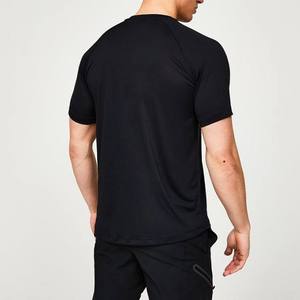 Camiseta Deportiva de Compresión para Hombre, Fabricada a Medida por OEM, de Nailon y Elastano, Ligera, Ajustada, para Entrenamiento y Gimnasio - Product Image 4