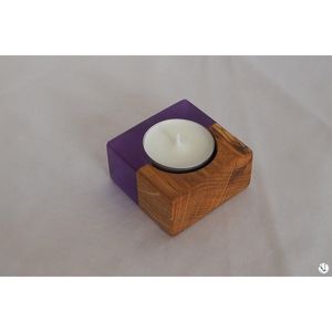 Portavelas de resina morada, soporte de madera para velas de té, candelabro hecho a mano, decoración de velas moradas, portavelas de resina, portavelas de madera. - Product Image 1