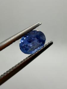 Zafiro Azul Real Natural, Corte Ovalado, 1.18ct, 7x5.5x4mm, Gema Suelta Facetada, Tratada con Calor de Ceilán, con Juego de Color, para Joyería - Product Image 5