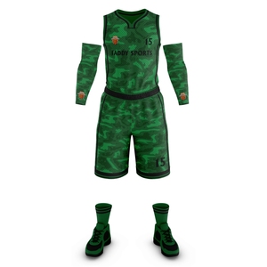 Ensembles d'uniformes de basketball personnalisés par sublimation pour hommes – Maillot et short de basketball respirants à séchage rapide, tenue de sport camouflage pour l'entraînement - Product Image 4