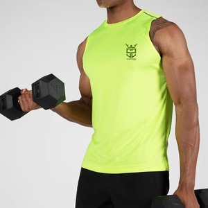 Camiseta sin mangas transpirable para hombre con diseño de logotipo personalizado para venta en línea al por mayor, ropa deportiva de color sólido para hombre. - Product Image 2