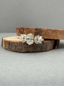 Anillo de Diamantes Florales en Oro Blanco y Oro Rosa, Corte Marquesa y Ovalado, Anillo de Compromiso Inspirado en la Naturaleza, Único - Product Image 1