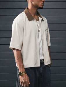 Camiseta de punto holgada de manga corta para hombre con cremallera, 100% algodón de alto gramaje, con bloques de color, cuello en contraste y bolsillo frontal - Product Image 3