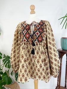 Camiseta sin mangas Bohemia floral terroso de algodón puro elegante y cómoda ropa de día corta de verano con estampado de bloque indio Bagru - Product Image 5