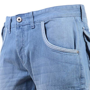 Shorts en jean bleu clair pour homme, taille mi-haute, fermeture à cordon, plusieurs poches, style décontracté, longueur bermuda, tissu en coton tissé - Product Image 4