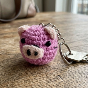 Llavero de cerdo de ganchillo hecho a mano, colgante de amigurumi de cerdito rosa tejido para bolso o mochila, arte puro, llaveros artesanales, regalo - Product Image 5