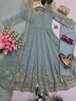 Ensemble Salwar Kameez en soie brodée, très populaire, pour femmes, avec un design long jusqu'au sol, idéal pour les occasions pakistanaises et les fêtes