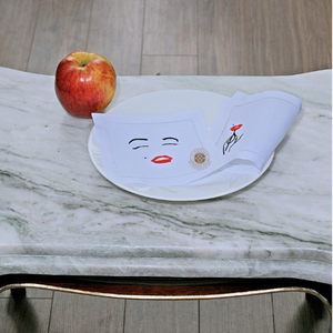 Serviette de cocktail en lin Pop Art brodée de fleurs de coquelicot minimalistes, ludique et pourtant artistiquement élégante. - Product Image 1