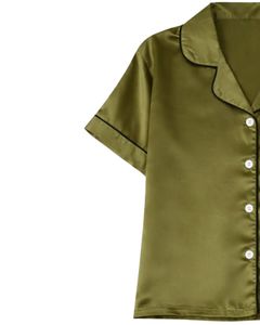 Ensemble de pyjama pour femme en satin vert olive personnalisé, manches courtes, boutonné, style soie, deux pièces, ensemble de shorts de nuit, ensemble de vêtements de détente - Product Image 3