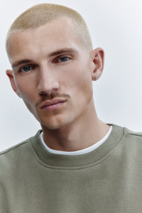 เสื้อสเวตเชิ้ตผู้ชายที่สวมใส่สบาย วัสดุระบายอากาศได้ดีสำหรับสวมใส่ได้ตลอดวัน - Product Image 3