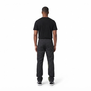 Pantalones de hombre M-01 Kinetic Stacked personalizados, de nylon ripstop sin lavar, con bordado pan-africano, sostenibles y que mantienen la forma. - Product Image 2