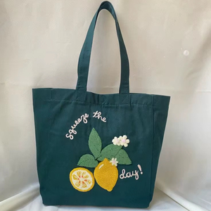 Sac fourre-tout en toile de coton vert foncé avec broderie chenille « Lemon Squeeze », sac à main réutilisable pour courses, pochette d'épaule au design unique - Product Image 1