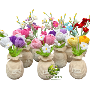 Tulipe en crochet faite à la main, plante en pot, fleur en fil tricoté, mini décoration de bureau à domicile, cadeau pour la Saint-Valentin, la fête des mères - Product Image 1