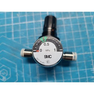 Regulador de Presión Neumático SMC AR10-M58G-R+G27-10-R1 Usado Como Está, Piezas de Equipos Semiconductores Legacy - Product Image 4
