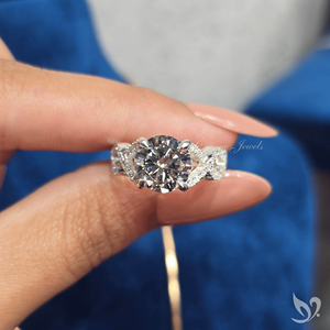 Anillo de Compromiso con Diamante Cultivado en Laboratorio de 3CT, Corte Redondo, Certificado IGI, Banda Trenzada con Pavé en Oro Blanco de 10K - Product Image 5