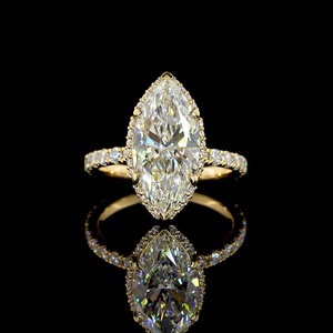Anillo de Diamante Cultivado en Laboratorio con Corte Marquesa de 3 Ct, Certificado por IGI, Oro Amarillo de 14K, VVS1, Halo de Moissanita, Anillos de Compromiso, Banda Pavé, Anillo de Boda - Product Image 1