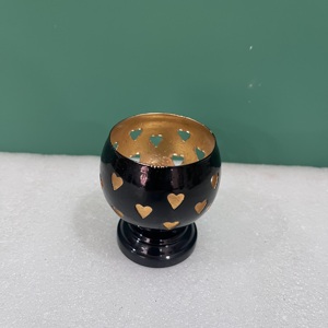 เชิงเทียนเหล็กตกแต่งลายสลักสีดำและสีทองสำหรับตกแต่งบ้าน - Product Image 6