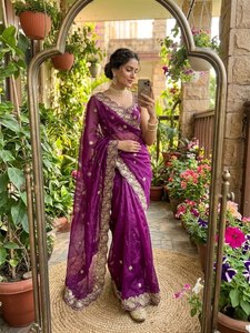 Sari en satin brodé violet, robe traditionnelle pour femmes pour les occasions de mariage et les fêtes - Product Image 5