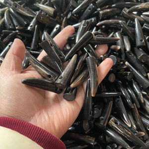 Boutons à bascule en corne polie à 2 trous, durables et écologiques, en gros pour la Saint-Valentin et les fabricants de vêtements de graduation - Product Image 1