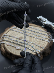 สร้อยข้อมือเทนนิสโมอิสซาไนต์เงินแท้ 925 ดีไซน์ดอกไม้ทรงกลมเจียระไนแบบบริลเลียนท์ ประดับเพชรแบบหนามเตย สำหรับผู้หญิง เหมาะสำหรับงานแต่งงาน - Product Image 5