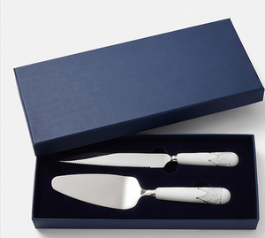 Elegante cuchillo y espátula para servir pasteles de acero inoxidable con mangos acrílicos para bodas y eventos. - Product Image 6